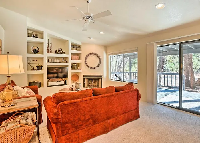 Near Hiking & Golfing: Pinetop W/ Deck!