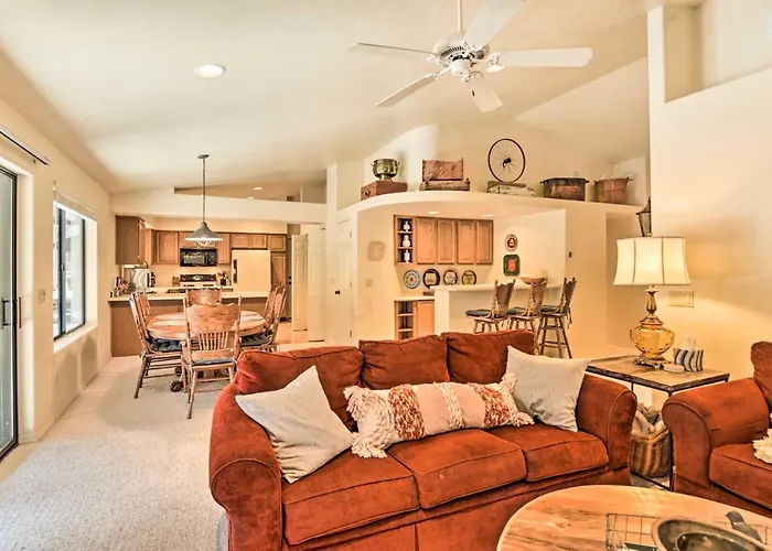 Near Hiking & Golfing: Pinetop W/ Deck! Holiday home *