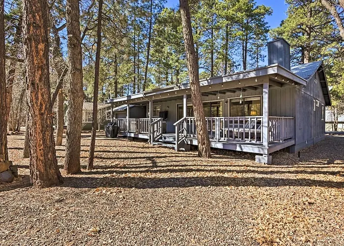 Near Hiking & Golfing: Pinetop W/ Deck! *