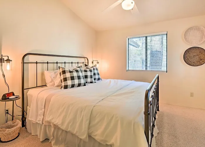 Near Hiking & Golfing: Pinetop W/ Deck! * Indian Pine